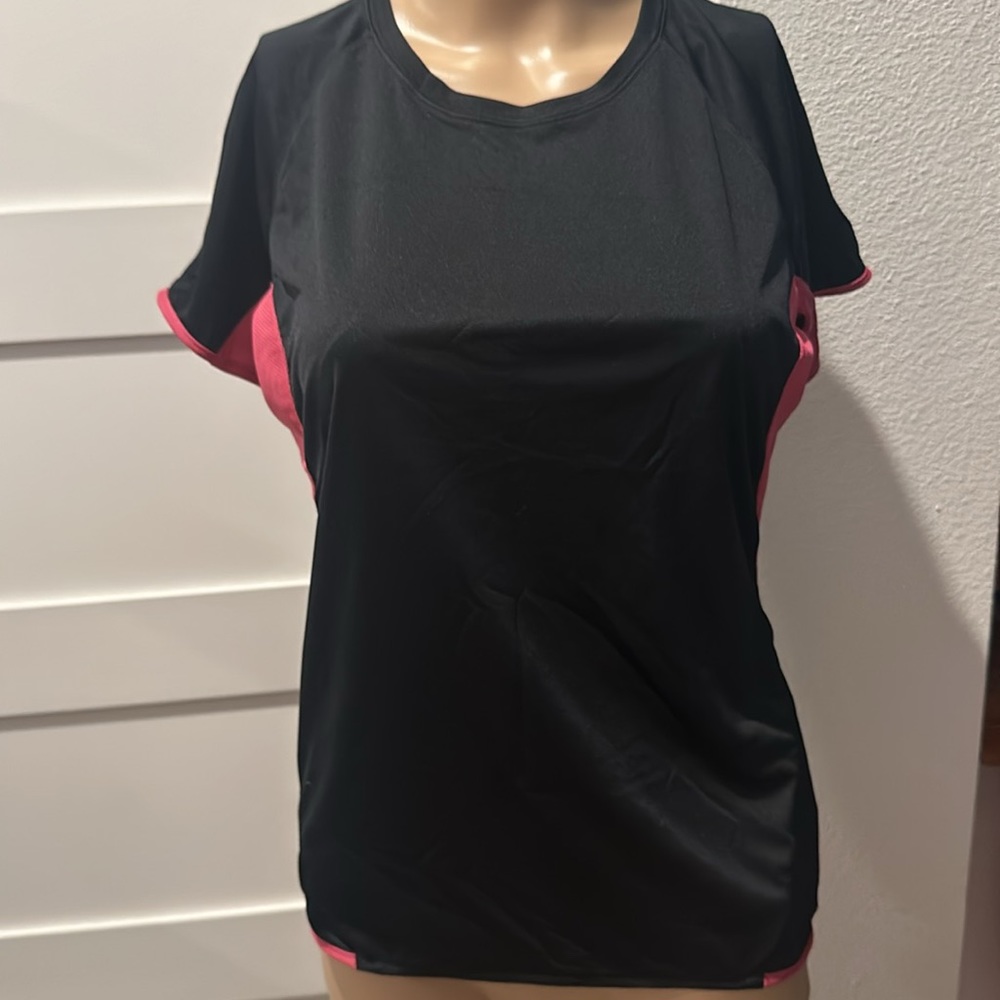 Reebok Top - Picture 2 of 13